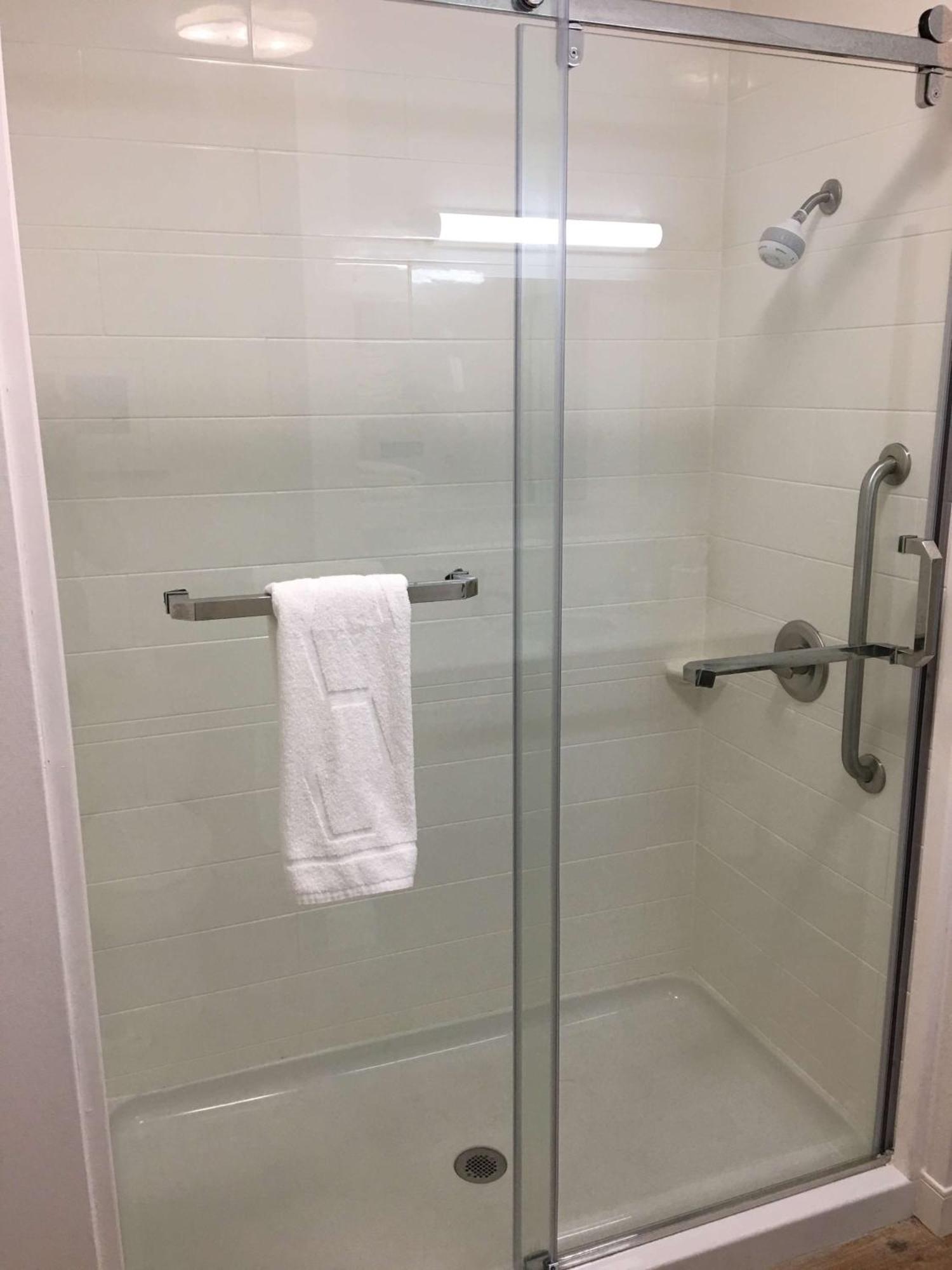 Hampton Inn Mcpherson מראה חיצוני תמונה